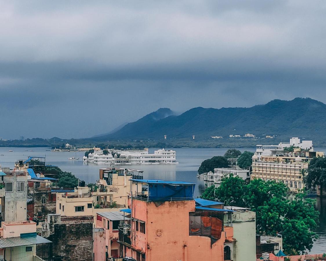 Hotel Lake Bridge Udaipur Eksteriør bilde