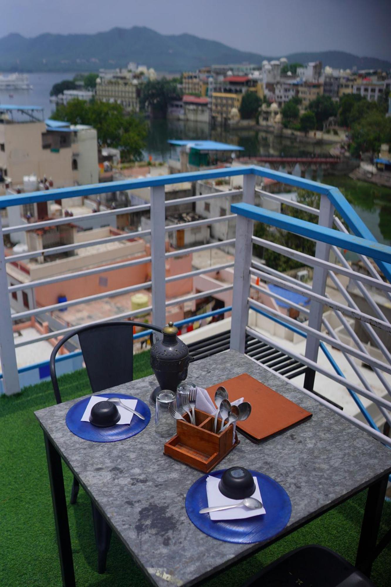 Hotel Lake Bridge Udaipur Eksteriør bilde